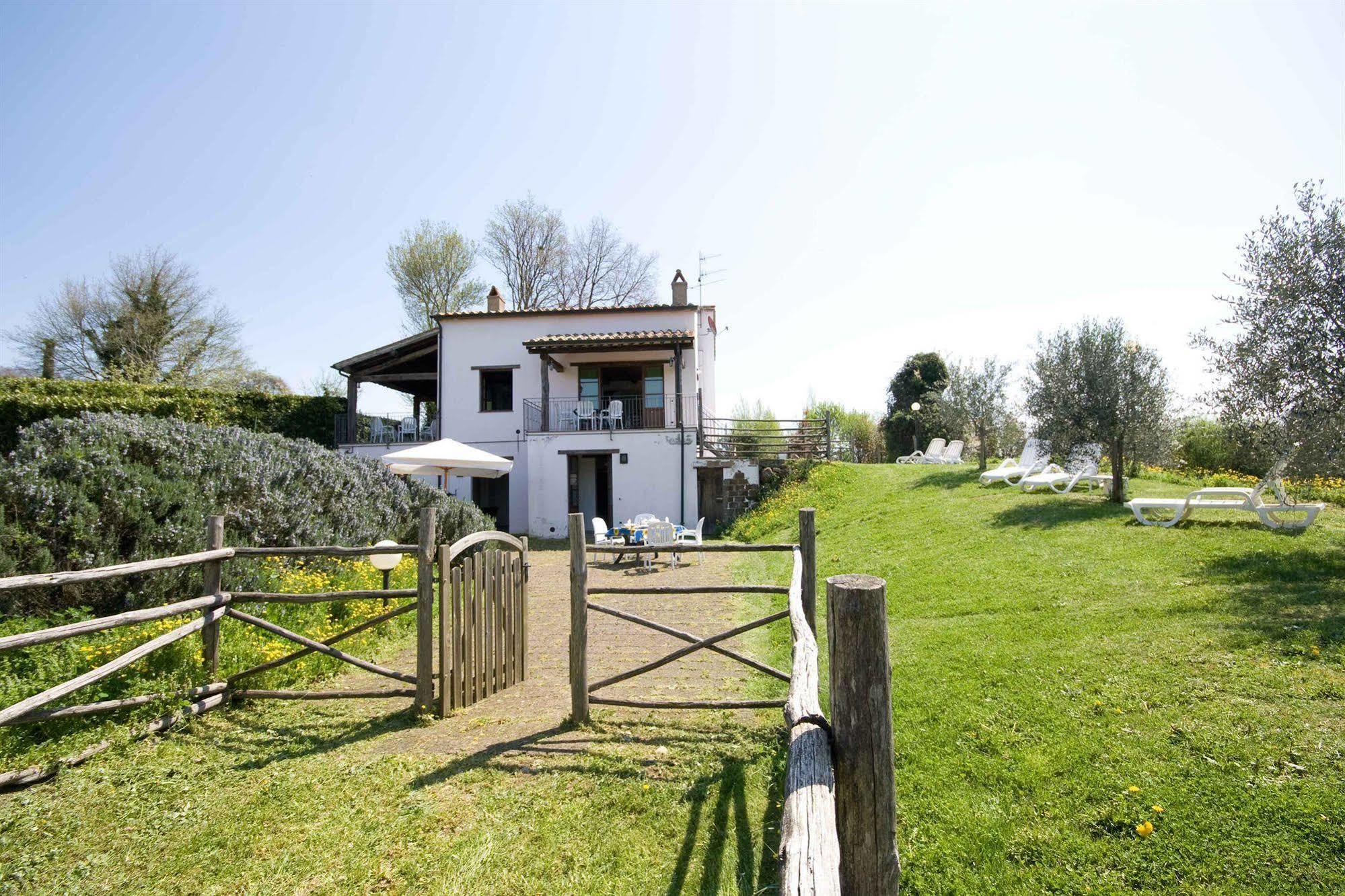 Relais Il Ciliegio Aparthotel Sorano  Esterno foto